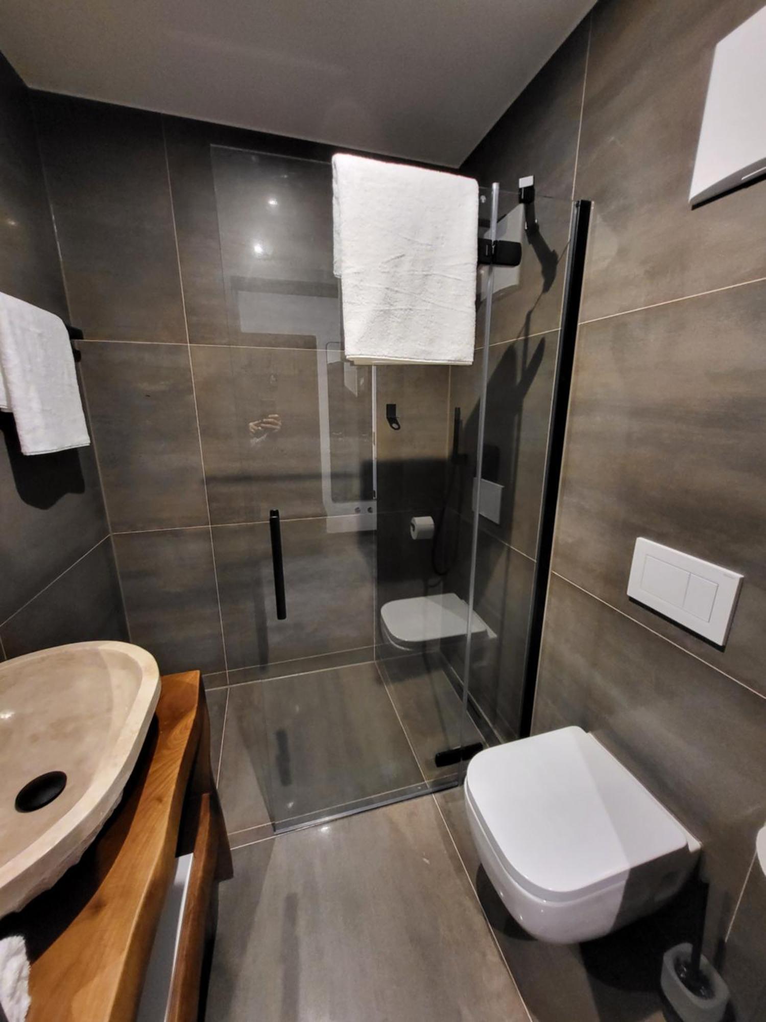 Jg Hotel Antoniergasse เมมมิงเงน ภายนอก รูปภาพ